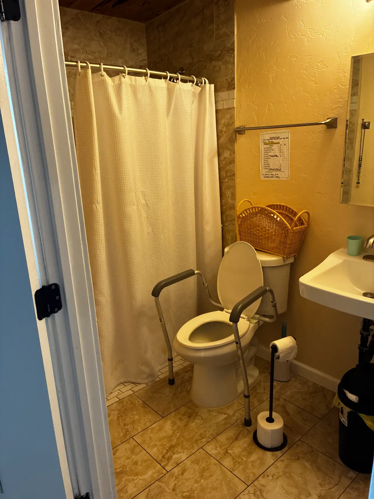 Comfortable residential setting for senior living